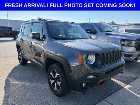 Used 2019 Jeep Renegade Trailhawk w/ UConnect 8.4 Nav Group AWD/4WD image 2