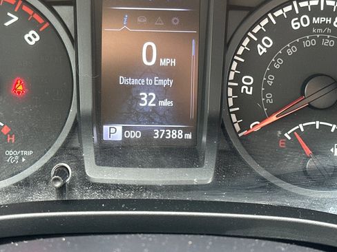 Certified 2022 Toyota Tacoma SR w/ SX Package image 23