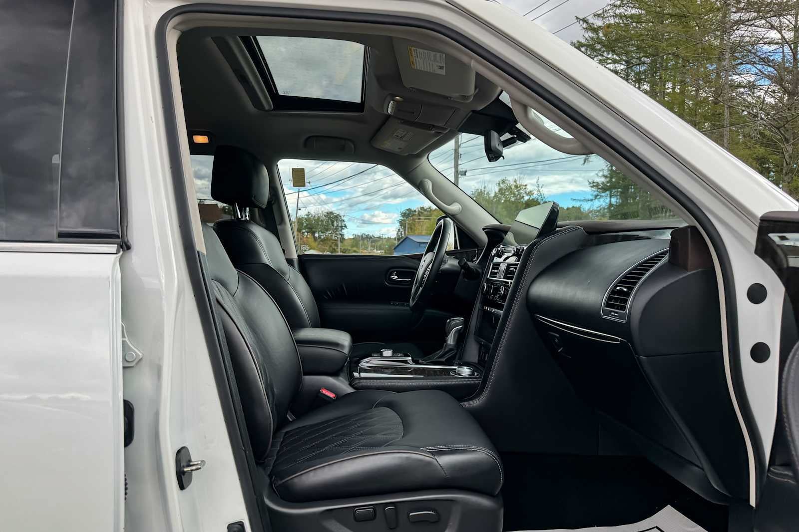 Certified 2023 Nissan Armada Platinum w/ Captain's Chairs Package AWD/4WD image 9