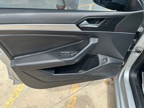 Used 2019 Volkswagen Jetta SE FWD image 9