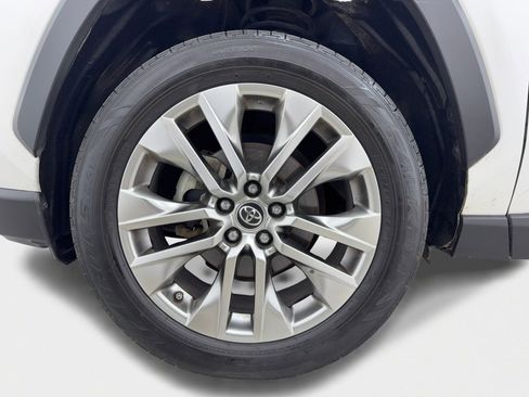 Used 2019 Toyota RAV4 XLE Premium image 46