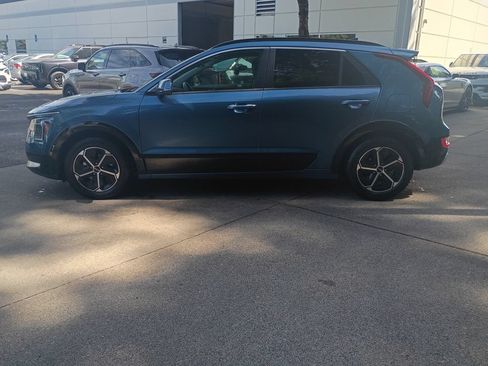 Used 2023 Kia Niro FWD image 7