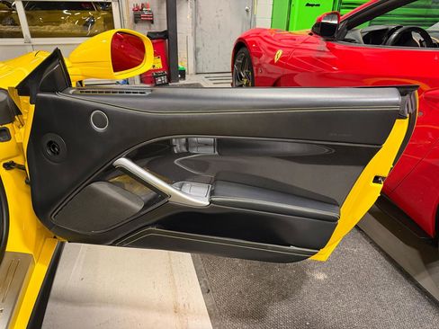 Used 2015 Ferrari F12 Berlinetta image 21