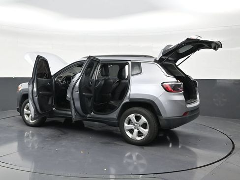 Used 2018 Jeep Compass Latitude w/ Popular Equipment Group AWD/4WD image 31