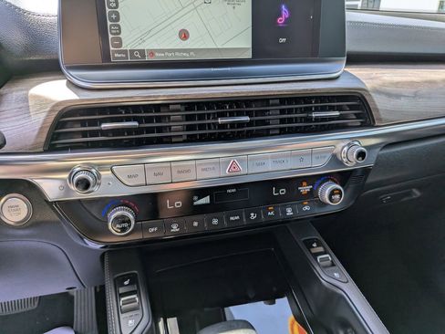Certified 2022 Kia Telluride EX w/ EX Premium Package FWD image 26