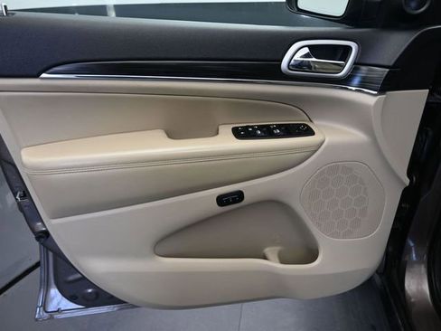 Used 2021 Jeep Grand Cherokee Limited w/ Premium Lighting Group image 18