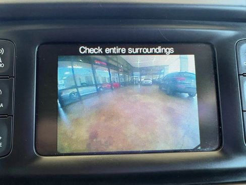 Used 2017 Jeep Cherokee Latitude w/ Safety/Convenience Group image 17