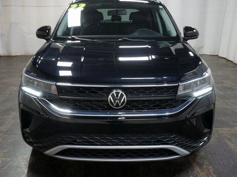 Used 2022 Volkswagen Taos SE image 4
