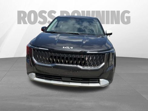 Used 2025 Kia Carnival image 2