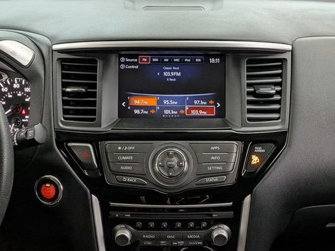 Used 2017 Nissan Pathfinder S AWD/4WD image 27
