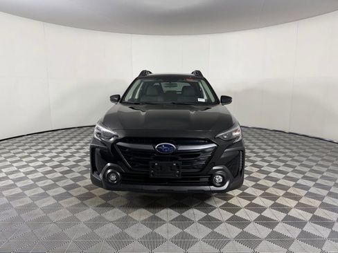 Used 2025 Subaru Outback Premium AWD/4WD image 10