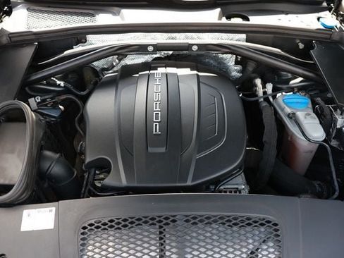 Used 2017 Porsche Macan AWD/4WD image 54