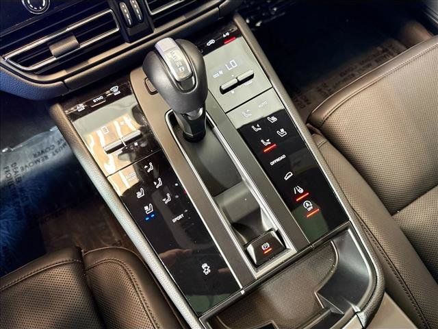 Certified 2025 Porsche Macan AWD/4WD image 18