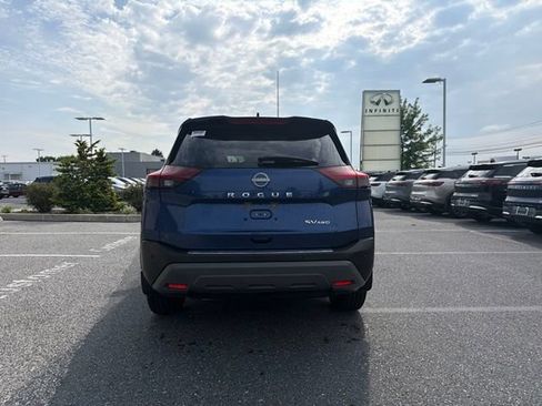 Used 2023 Nissan Rogue SV AWD/4WD image 6