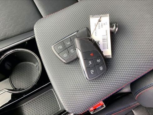 Used 2025 Chevrolet Equinox RS w/ Safety and Technology Package image 12