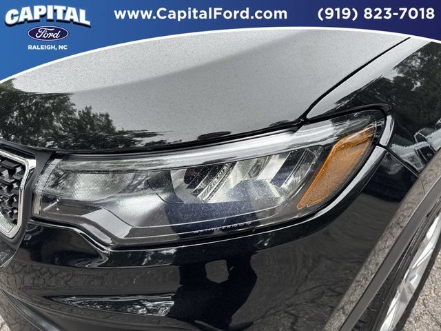 Used 2025 Jeep Compass Latitude AWD/4WD image 11