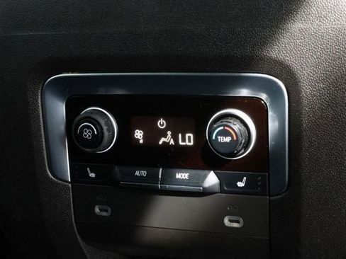 Used 2021 Chevrolet Suburban RST w/ Luxury Package image 31