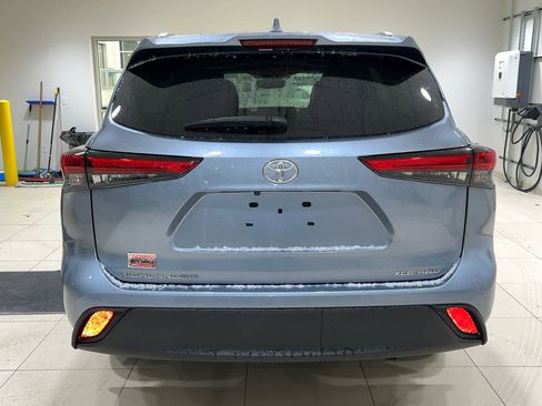 Used 2022 Toyota Highlander XLE image 9