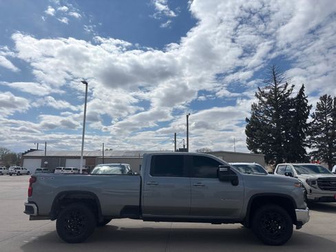 Used 2025 Chevrolet Silverado 2500 LT w/ Safety Package AWD/4WD image 7