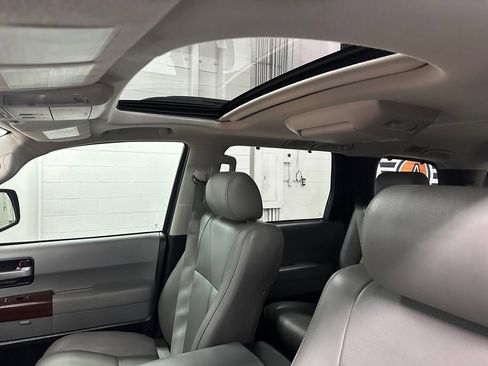 Used 2014 Toyota Sequoia Platinum w/ Preferred Accessory Package AWD/4WD image 38