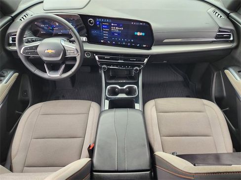 Used 2025 Chevrolet Traverse LT w/ Driver Confidence Package FWD image 26