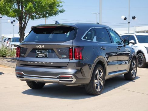 Certified 2022 Kia Sorento SX Prestige AWD/4WD image 4