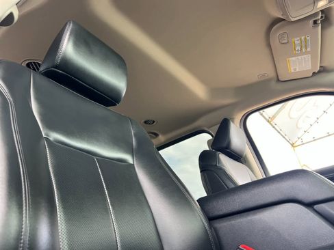 Used 2024 Ford Expedition XLT RWD image 19