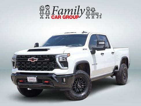 Used 2026 Chevrolet Silverado 2500 ZR2 AWD/4WD image 1