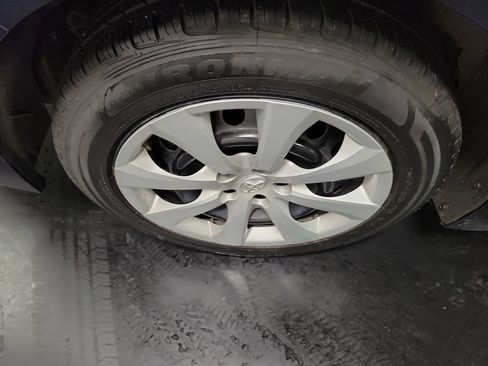 Used 2024 Toyota Corolla LE FWD image 11