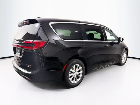 Used 2026 Chrysler Pacifica Limited FWD image 7
