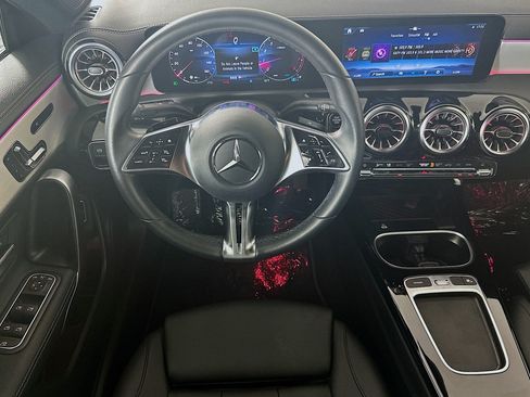 Used 2024 Mercedes-Benz CLA 250 image 5