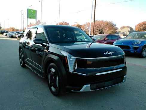 Used 2024 Kia EV9 Light image 4