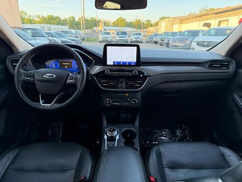 Used 2020 Ford Escape Titanium AWD/4WD image 23