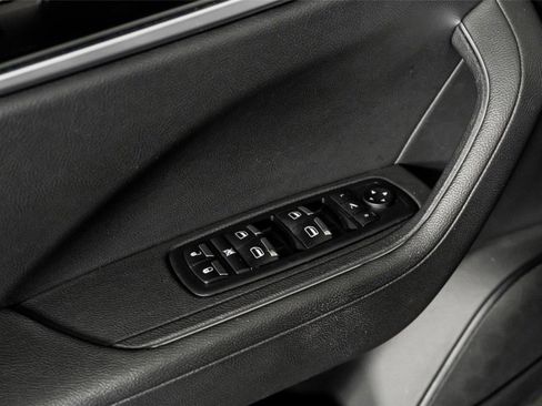 Used 2022 Maserati Levante GT AWD/4WD image 45