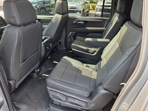New 2026 Chevrolet Suburban High Country w/ Sun And Tow Package AWD/4WD image 6