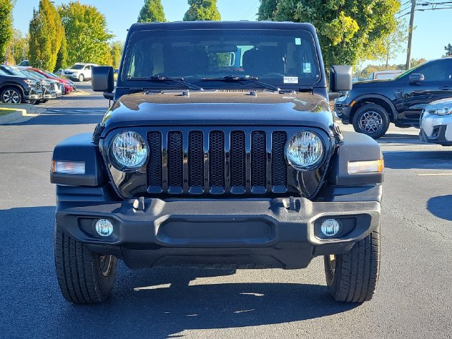 Used 2022 Jeep Wrangler Sport AWD/4WD image 2