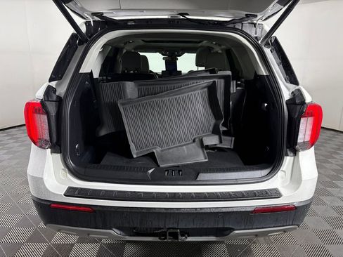 Certified 2025 Ford Explorer Active w/ Active Comfort Package AWD/4WD image 34