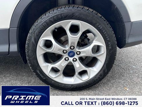 Used 2014 Ford Escape Titanium w/ Equipment Group 401A AWD/4WD image 23
