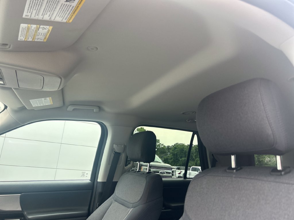 Used 2025 Ford Expedition Active AWD/4WD image 26