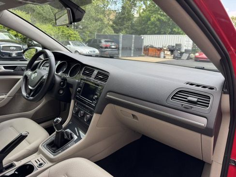 Used 2019 Volkswagen Golf Alltrack S AWD/4WD image 34