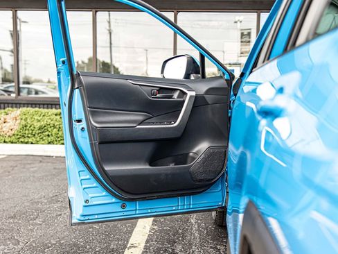 Used 2019 Toyota RAV4 LE w/ All Weather Liner Package AWD/4WD image 29