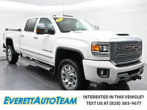 Used 2019 GMC Sierra 2500 Denali w/ Duramax Plus Package AWD/4WD image 1