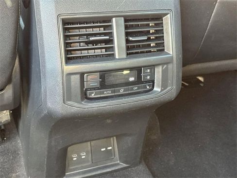 Used 2022 Volkswagen Atlas SEL Premium image 21