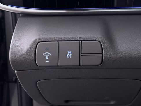 Used 2025 Hyundai Elantra SEL w/ Cargo Package image 28