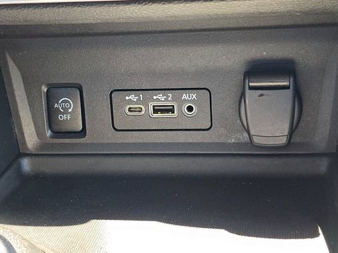 Used 2024 Nissan Sentra SV FWD image 29