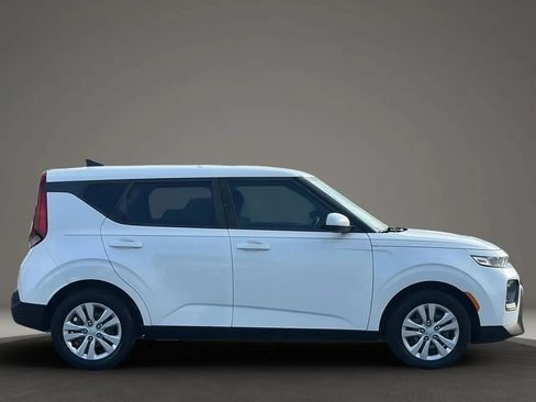 Used 2020 Kia Soul LX FWD image 3