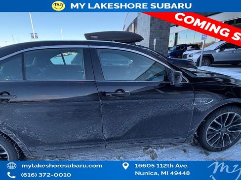 Used 2017 Ford Taurus SHO image 7