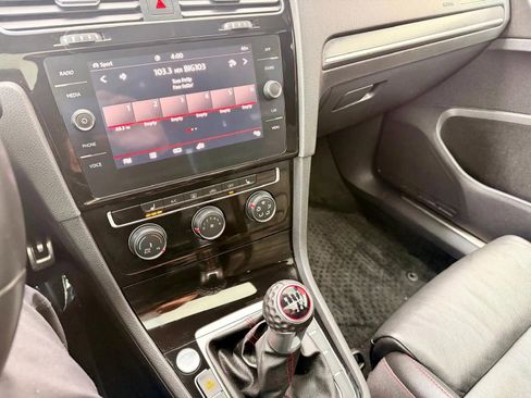 Used 2020 Volkswagen GTI SE image 14