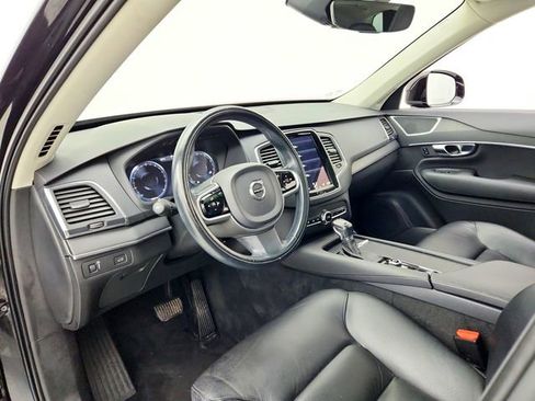 Used 2020 Volvo XC90 T6 Momentum w/ Protection Package image 20