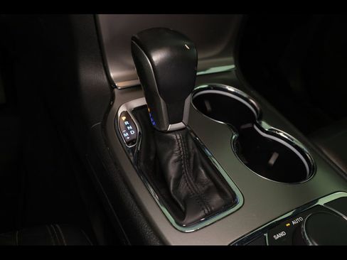 Used 2020 Jeep Grand Cherokee Limited image 29